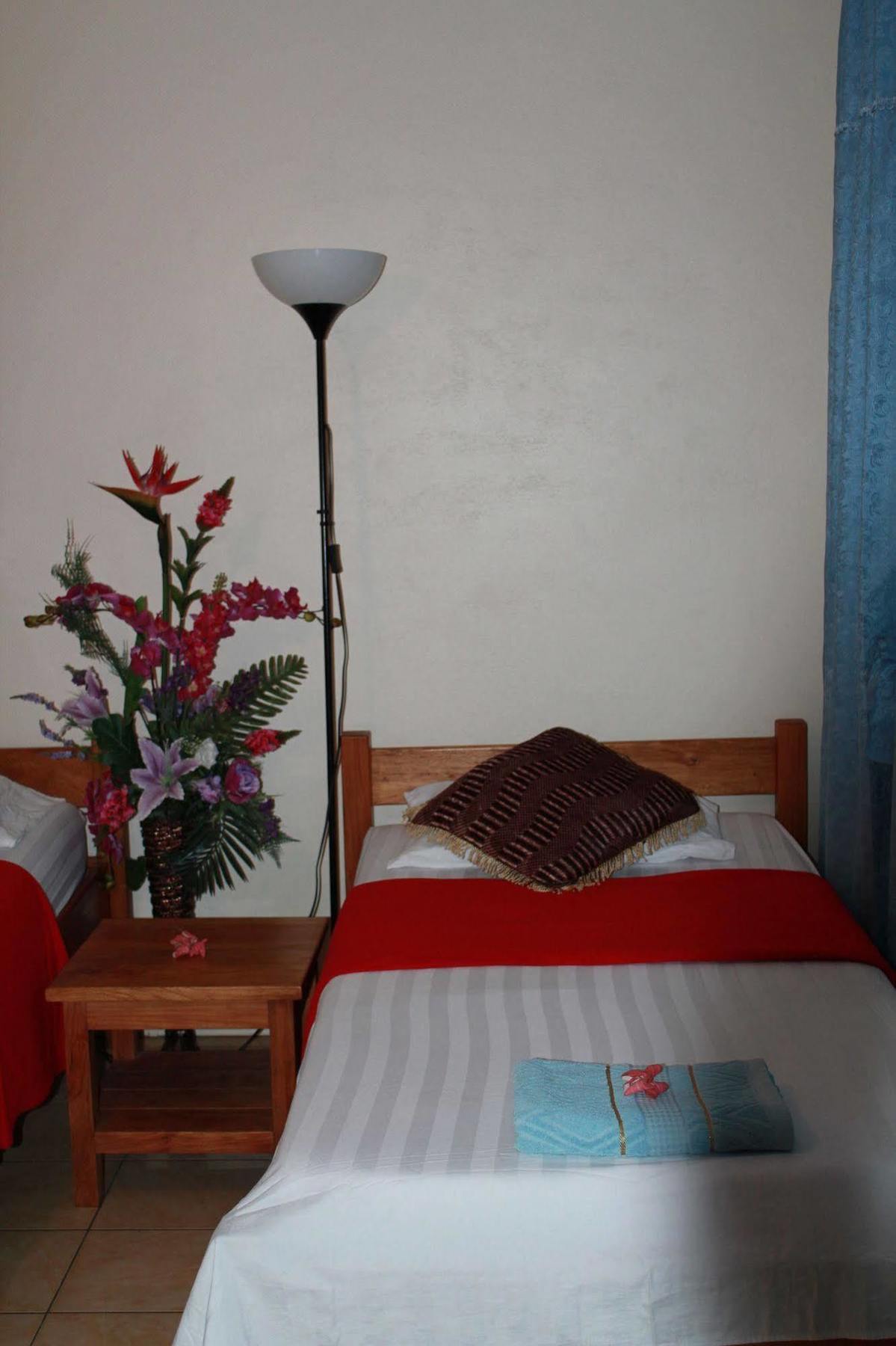 Pacific Paradise Motel Порт-Вила Экстерьер фото